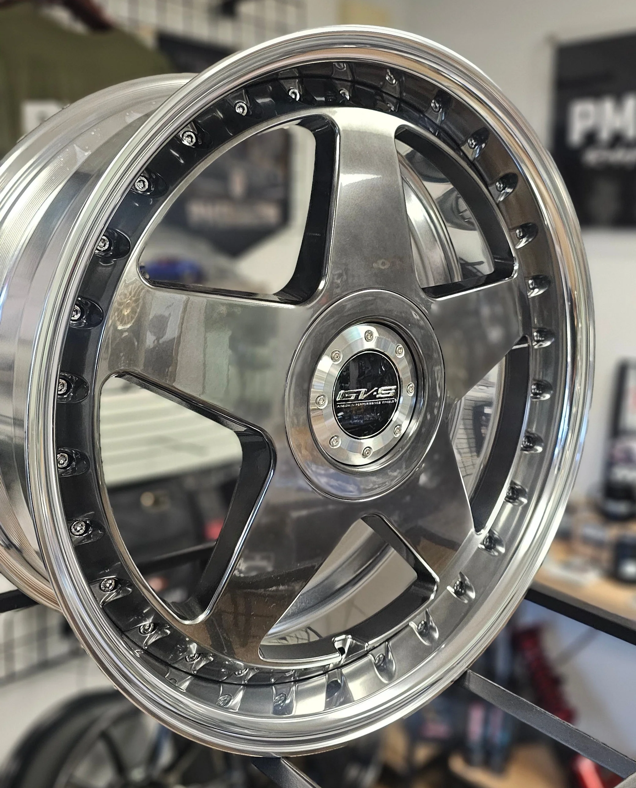 Aimgain GV-S 19x8.5 (Complete Set) - Image 3