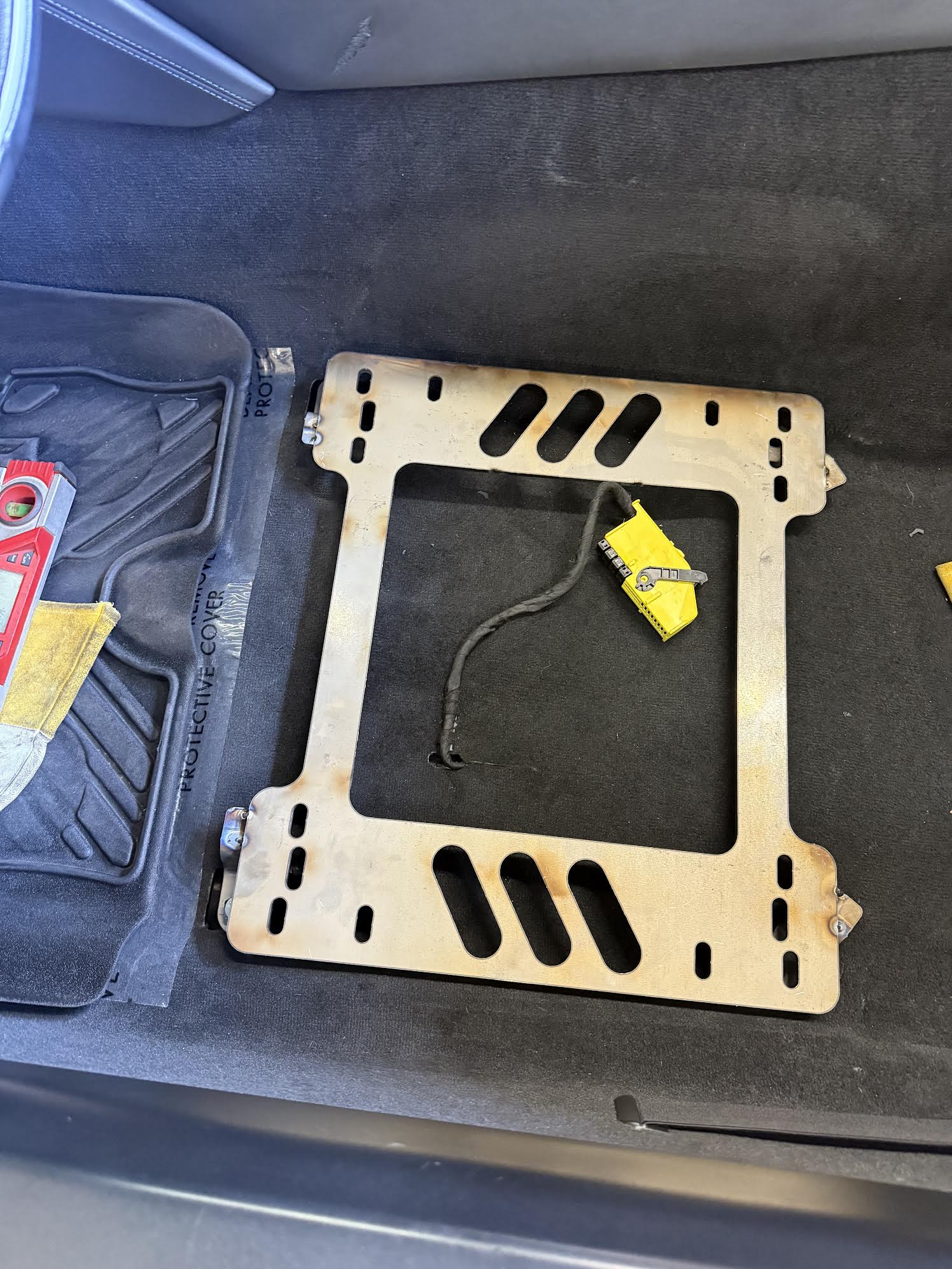 Planted Seat Bracket- BMW i8 (2014-2020) - Driver / Left - Image 2