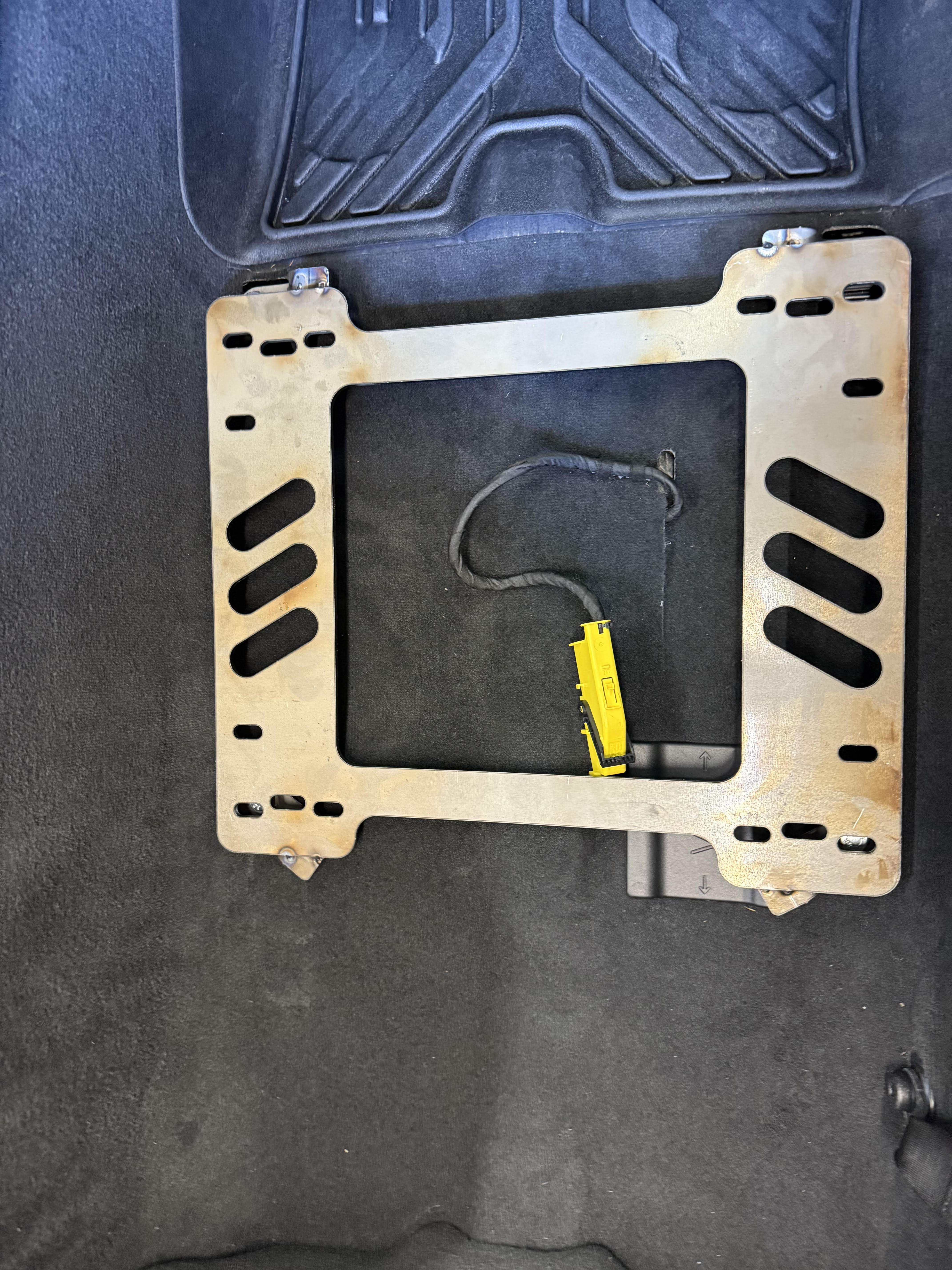 Planted Seat Bracket- BMW i8 (2014-2020) - Passenger / Right - Image 3