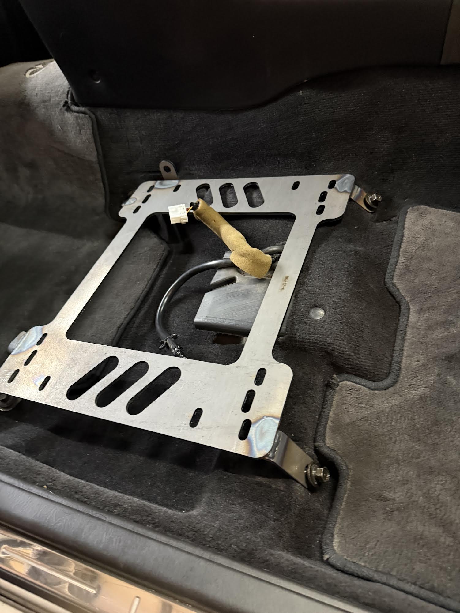 Planted Seat Bracket- Infiniti Q45 [2nd Generation / Y33 Chassis] (1997-2001) - Passenger / Right - Image 2