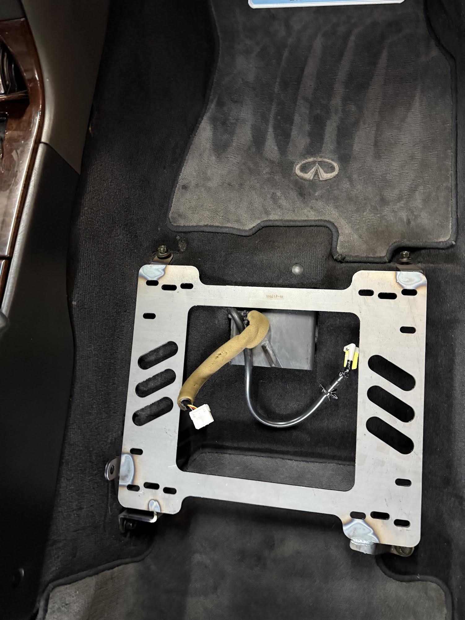 Planted Seat Bracket- Infiniti Q45 [2nd Generation / Y33 Chassis] (1997-2001) - Passenger / Right - Image 4